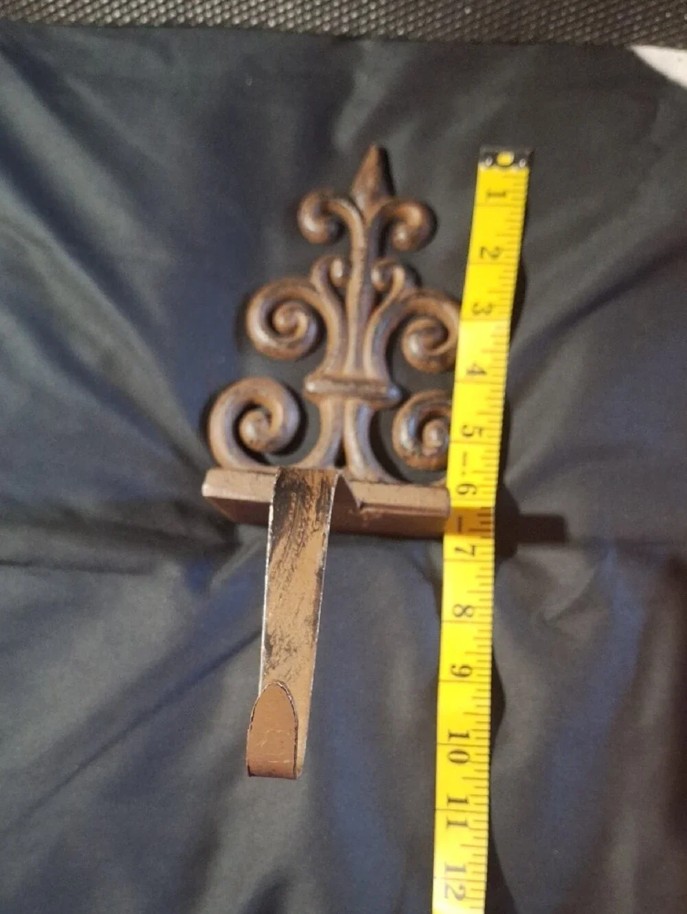 Rustic Scroll Iron Wall Hook - Brown Home Wall Decor